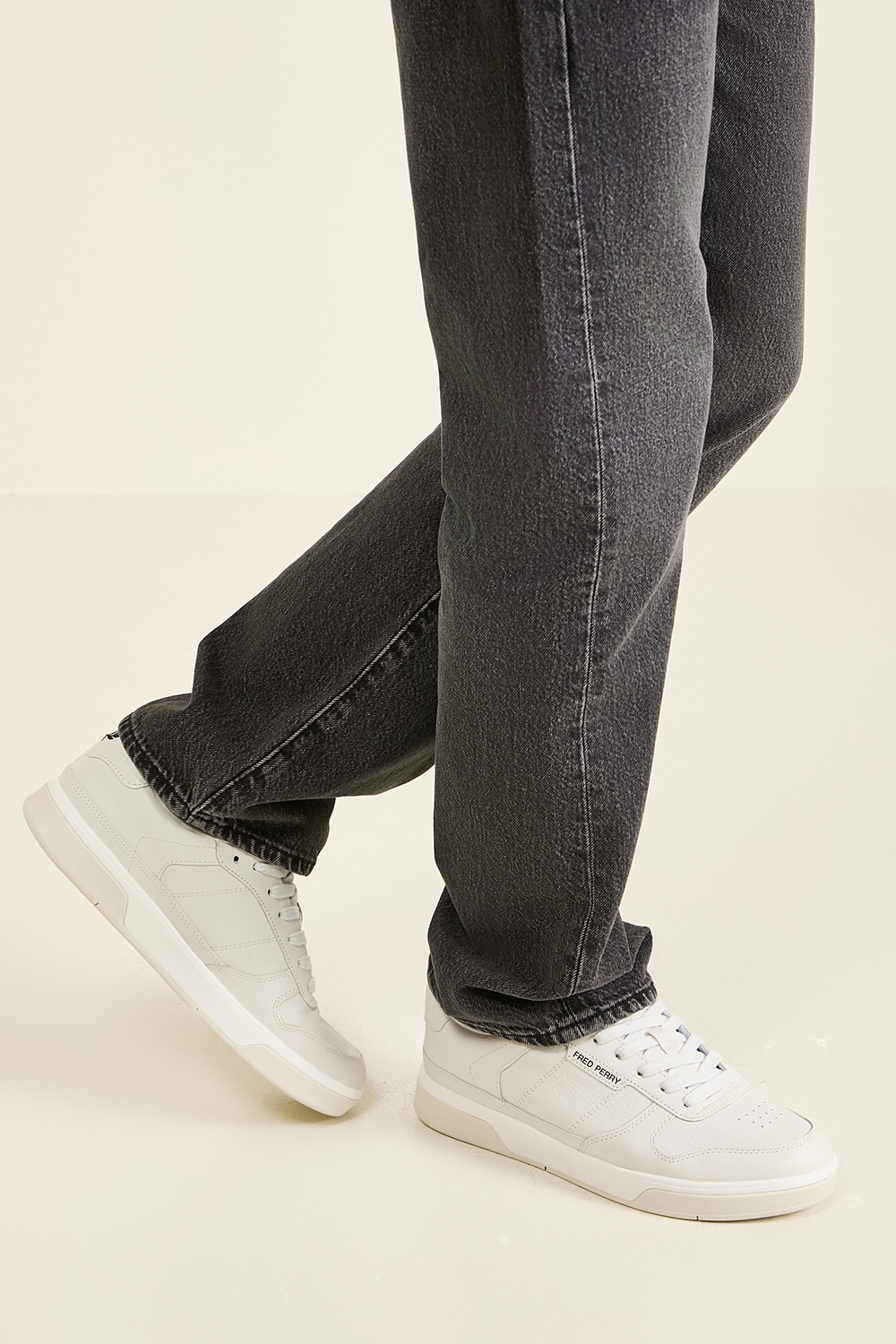 נעלי סניקרס